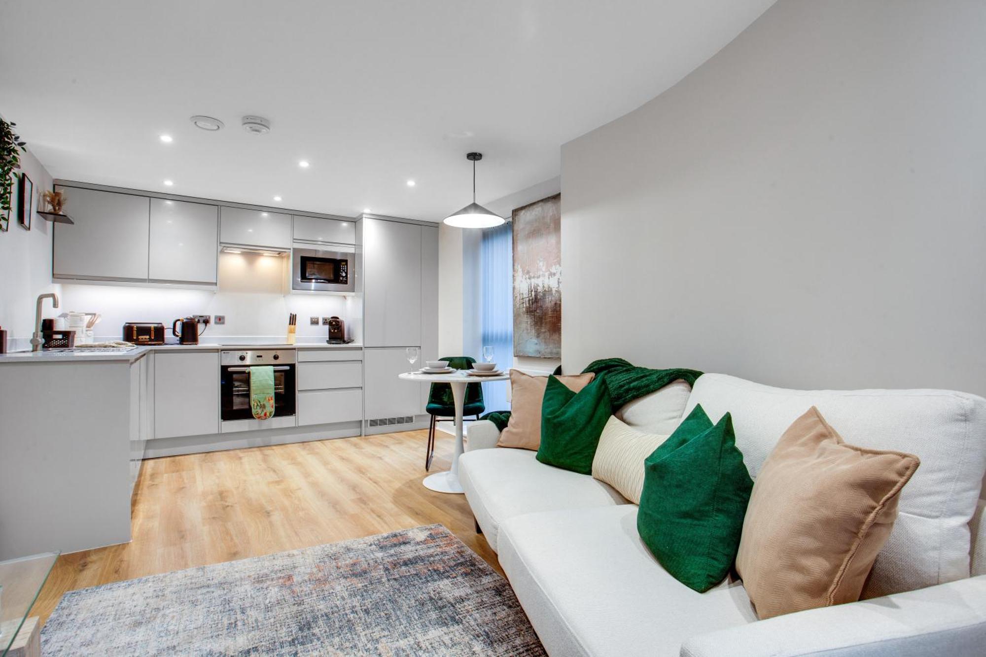 Modern Center Oasis With Lush Decor Ideal For Business Or Leisure Apartment